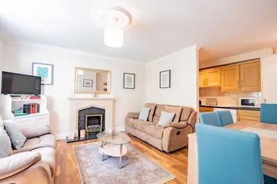 Image de Traditional Irish Townhouse in Galway City Docklands