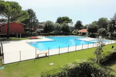 Image de Renovated two-room apartment in village with pool