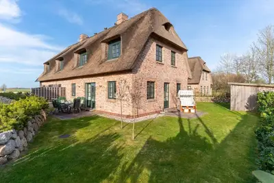 Image de Ask - beautiful thatched-roof house in preferred residential area Ording