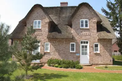 Image de Mole HĂĽs - beautiful thatched house with great facilities.