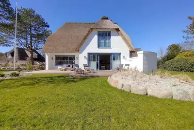 Image de Retreat - Luxurious thatched detached house in preferred quiet location!