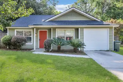 Image de Private home close to everything!