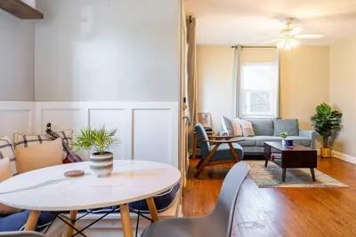 Image de Cozy Bungalow w/ Ample Outdoor Space Near Downtown