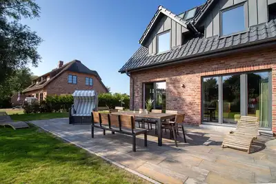 Image de Time by the sea - stylish and specially furnished semi-detached house