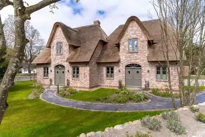 Image de Unter Reet Ii - Dreamlike thatched house with high-quality furnishings
