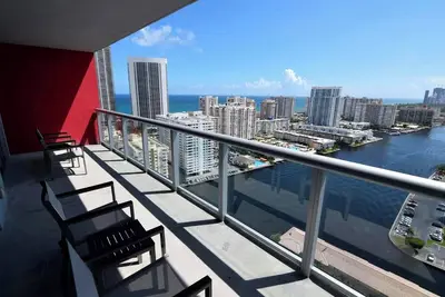 Image de Scenic Riverside View 2bd/2bth Condo at Beachwalk Resort