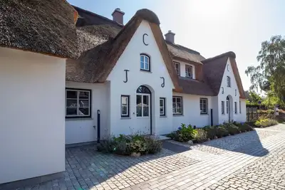 Image de Sandhus Heck - High-quality furnished house under thatch in a quiet location