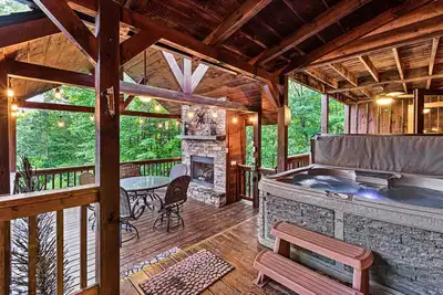 Image de Incredible Views! Pet Friendly, Hot Tub, Fire Pit, Close to Lake!