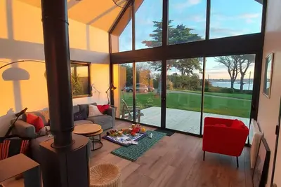 Image de Belle maison rénovée, superbe vue mer et grand jardin