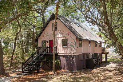 Image de Folly Vacation Vintage Cottage with Stunning Views