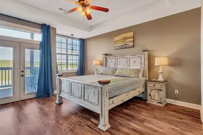 Image de Lake Shore Views: Walk In Unit, Sleeps 9, Lake Views, next to Silver Dollar City