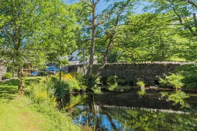 Image de Mill Pool Barn, stunning riverside barn conversation in idyllic location