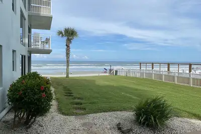 Image de Flexi pricing for Fall ‘25. < 20 steps to the pool deck and ocean access