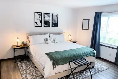 Image de Gr Retreat - 2br, Mins from Downtown & Restaurants, Nintendo Switch & Games