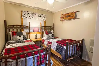 Image de Relax at Beech Bliss Condo/ Wi-fi, Cable, Comfy Beds, Hot Tub, Pool, Sauna