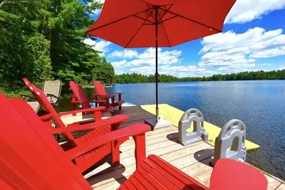 Image de 3-Bedroom Waterfront Cottage on a Quiet Lake