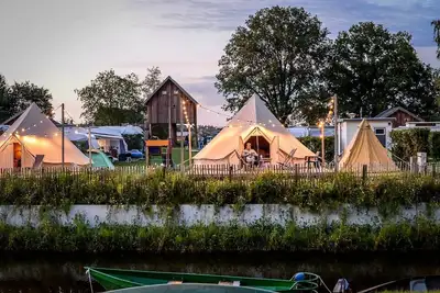 Image de Sleep in this cozy bell tent at our cozy harbor!