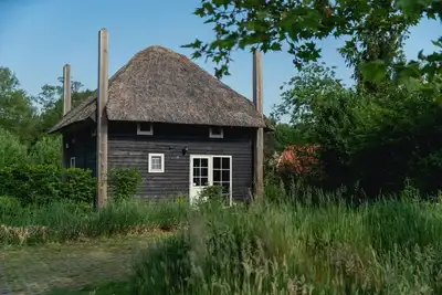Special overnight stay in a Twente Hooiberg with private sauna and hot tub.