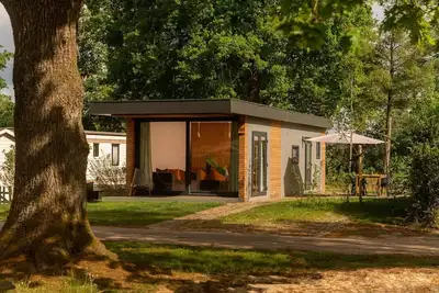 The Tiny Cabin is cozy and spacious. It is the perfect base to explore the beautiful surroundings!