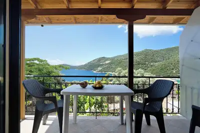 Image de Vardia Studio B avec vue sur la mer, balcon et Wi-Fi