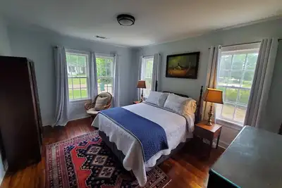 Image de Adorable cottage nestled in Canton historic district