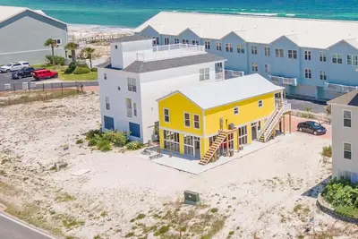 Image de Beautiful views of the Gulf of Mexico from this 4 bedroom beach home!