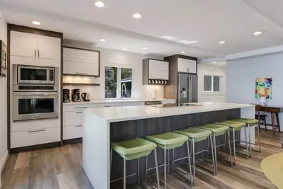 Image de Big Glen Lakefront in Glen Arbor with Hot Tub!