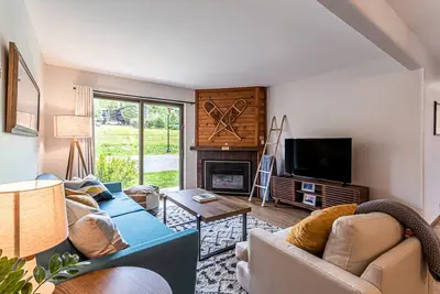 Image de Updated Condo Near Mountain, Free Shuttle, Pool, Hot Tub!