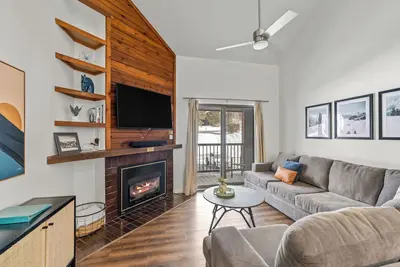 Image de Renovated 3-Bedroom Condo at Timber Run – Spacious Mountain Retreat with Prime L