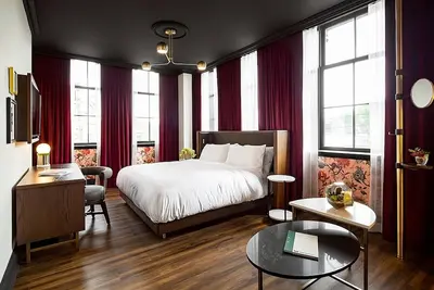 Image de 4 Convenient Units, Rooftop Bar, Minutes to Greektown and Yonge-Dundas Square