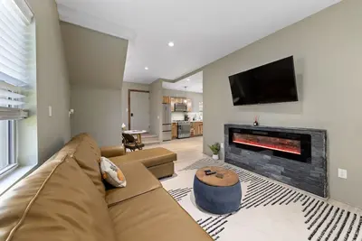 Image de Cozy Modern Home