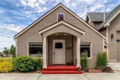 Image de Lovely 3 bed, 2 bath home with a view of the park