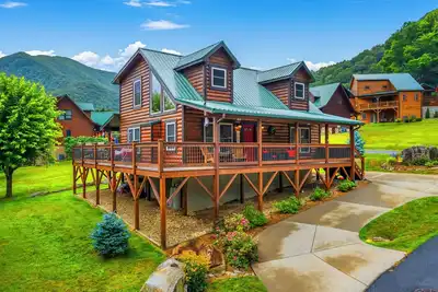 Image de Panoramic Mountain Views/Roaming Elk/Fireplaces