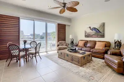 Image de Stunning Waterfront Penthouse with Rooftop Casita – Steps to Clearwater Beach