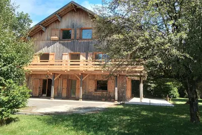 Image de Magnifique chalet  en chambres d hôtes près des lacs et des vignobles