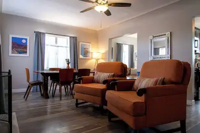 Image de Cozy & charming pet friendly home near U of A campus & Banner Umc hospital