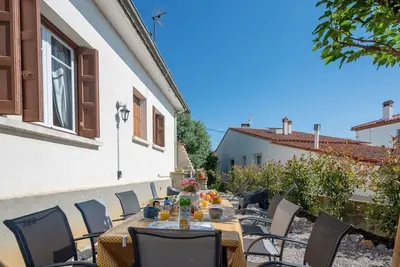 Image de Merveilleuse maison de vacances privée pour 7 personnes avec Tv, terrasse et parking