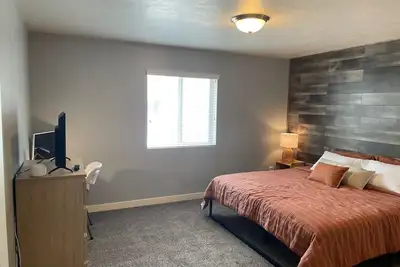 Image de Family oriented unit, Minutes from Uvu, Byu & Silicon Slopes.