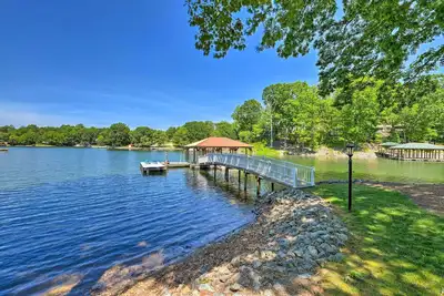 Image de Lake Norman Retreat w/ Dock ~ 1 Mi to Marina!