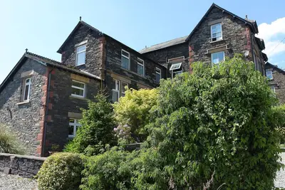 Image de The Gallery - spacious village apartment over 2 floors close to lake