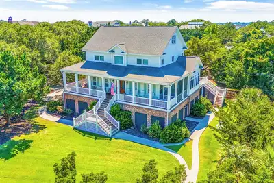 Seawind Retreat Updated home in Debordieu steps from the beach access