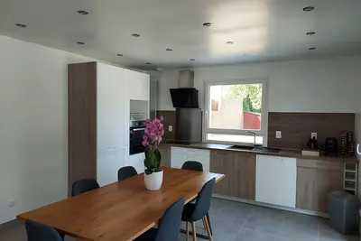 Image de la maison de montigny à la campagne