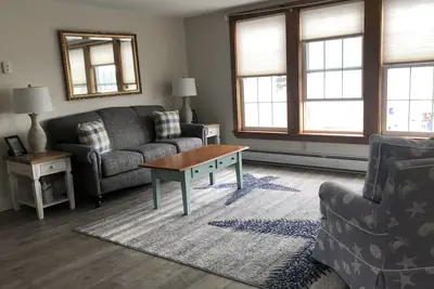 Image de Convenient Downtown Location w/Harbor View