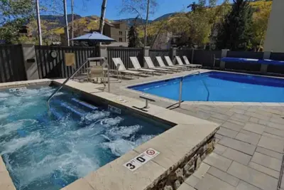 Image de Great Condo just 3 min walk to Lionshead Gondola.