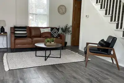 Image de Newly updated historical home