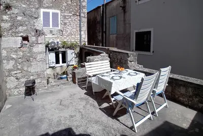 Image de Superbe maison à Veli Iz avec WiFi