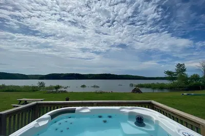 Image de SuMMER NoW OpeN+Waterfront Beaver Lake+Hot Tub