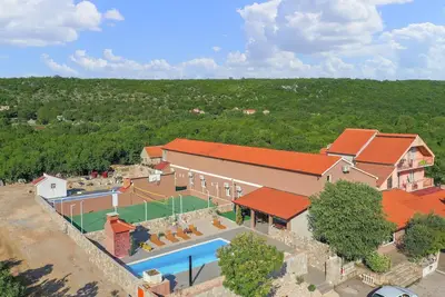 Image de Belle maison à Ugljane avec WiFi