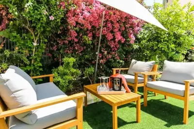 Image de Haut Suquet- Modern house with garden