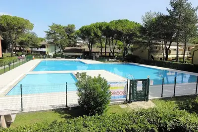 Image de Three-room apartment in village with pool and playground